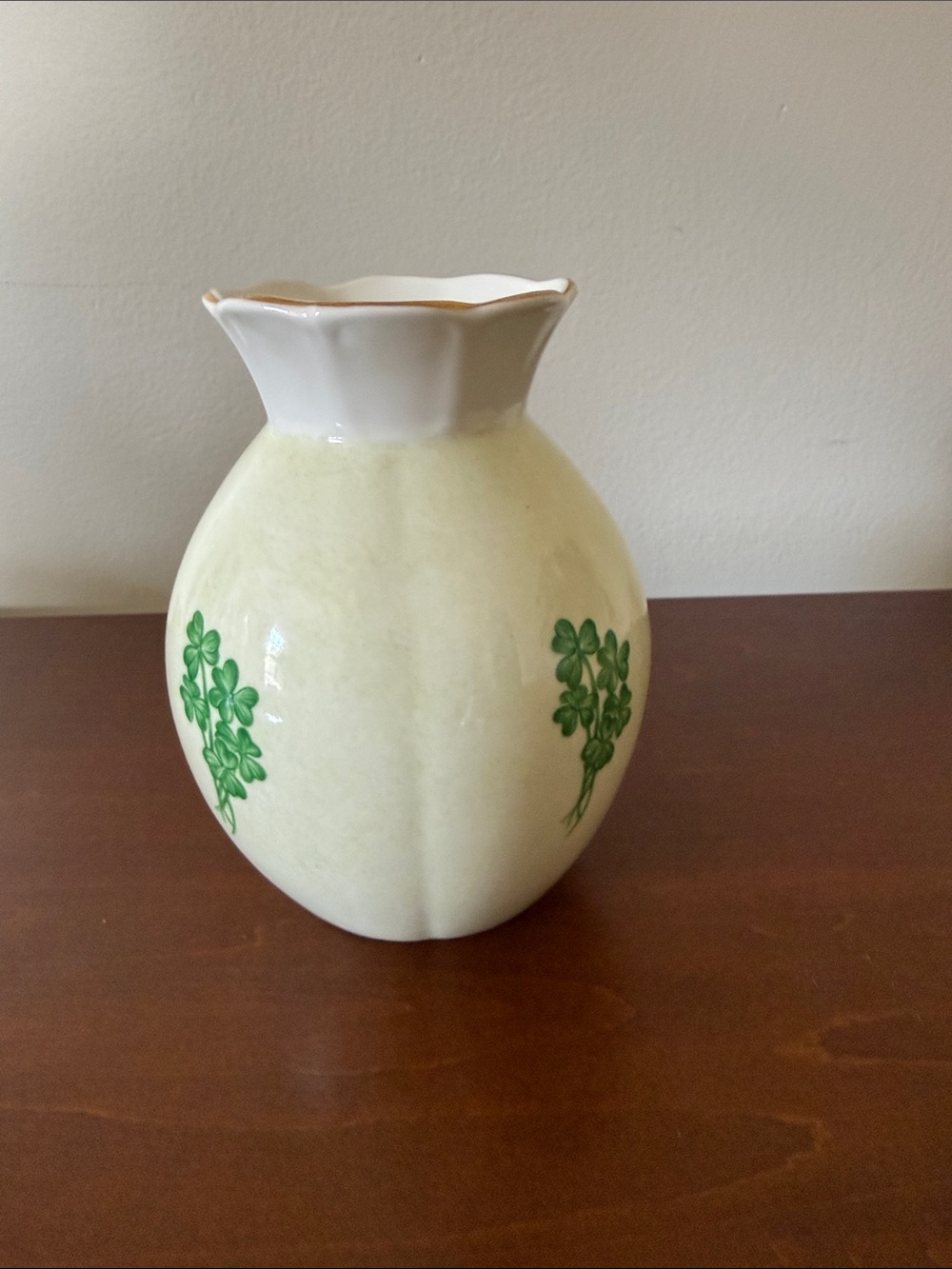 Royal Tara Shamrock Clover Vase Handmade Irish Galway Ireland Fine Bone China